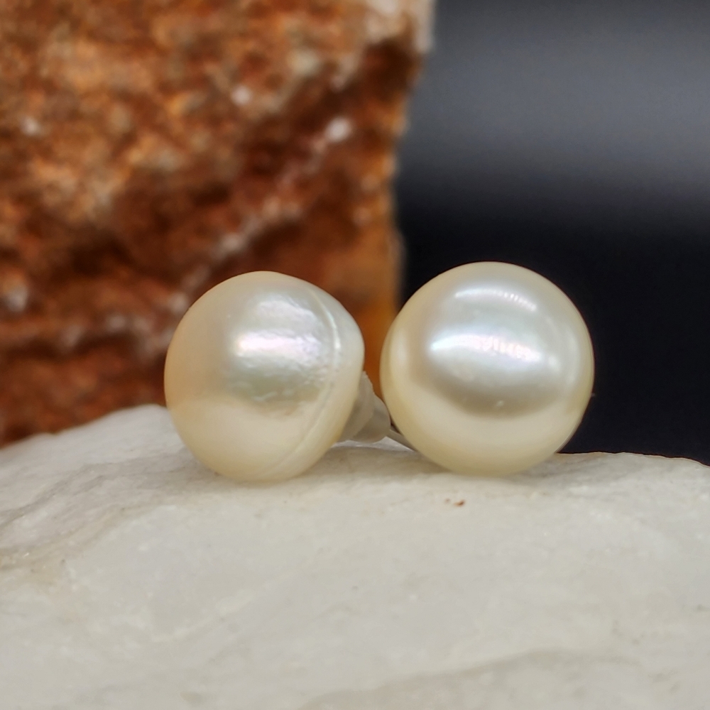 Classic Minimalist Jewelry Natural White Pearl Studs Hypoallergenic